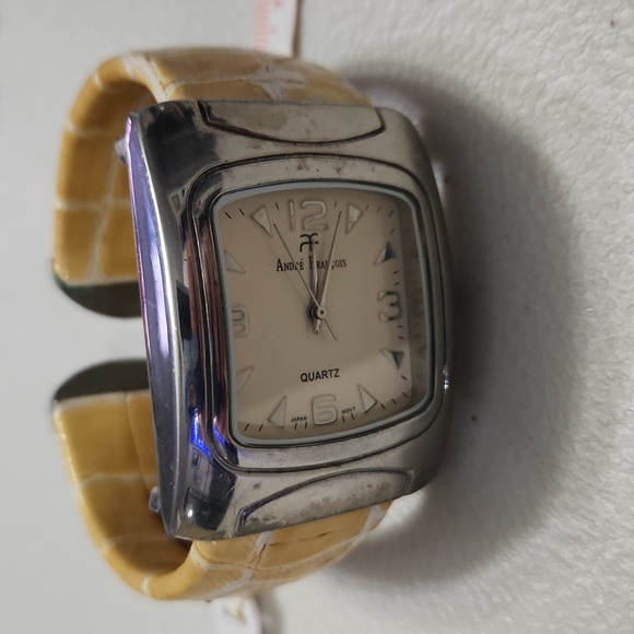 Vintage Andre Francois yellow and white bangle watch ⌚️ works! - Picture 5 of 13